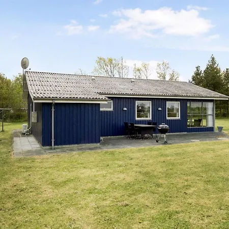 Mikkeline - 400m To The Fjord By Interhome *